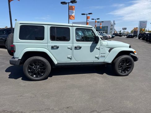 Used 2024 Jeep Wrangler Unlimited Sahara AWD/4WD image 13