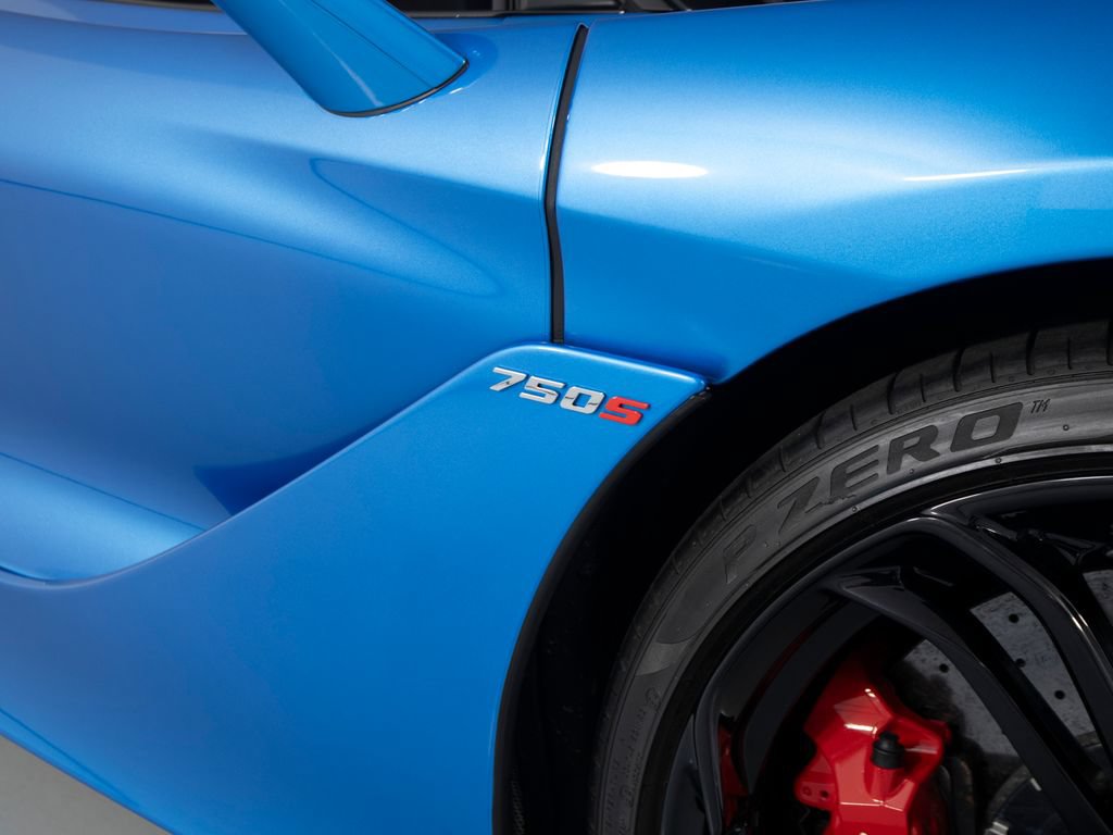 Used 2024 McLaren 750S Spider RWD image 43
