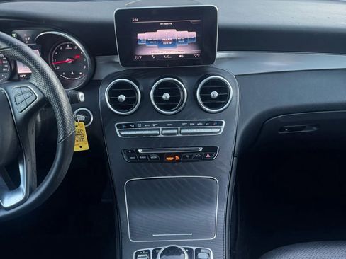 Used 2019 Mercedes-Benz GLC 300 4MATIC image 24