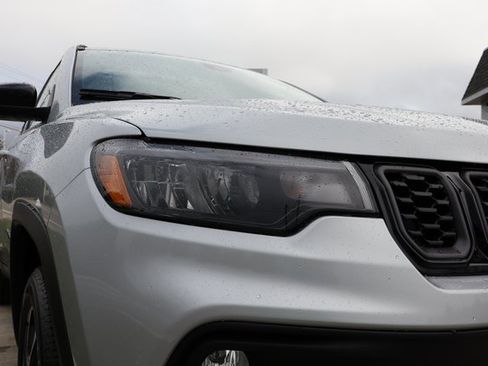 New 2025 Jeep Compass Latitude w/ Sun & Sound Group image 3