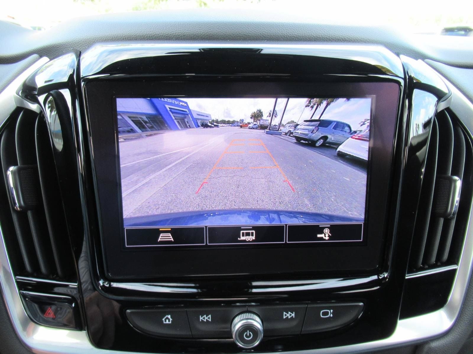Used 2022 Chevrolet Traverse LT FWD image 30