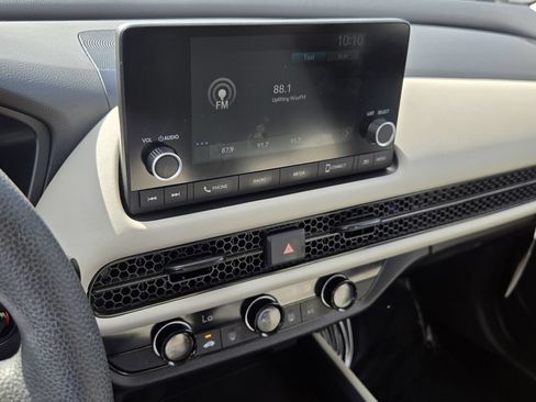 Certified 2025 Honda HR-V LX image 19