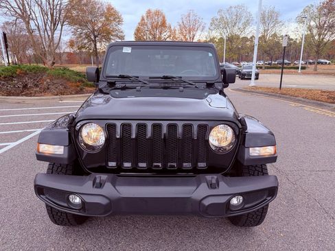 Used 2022 Jeep Wrangler Unlimited Sahara image 2