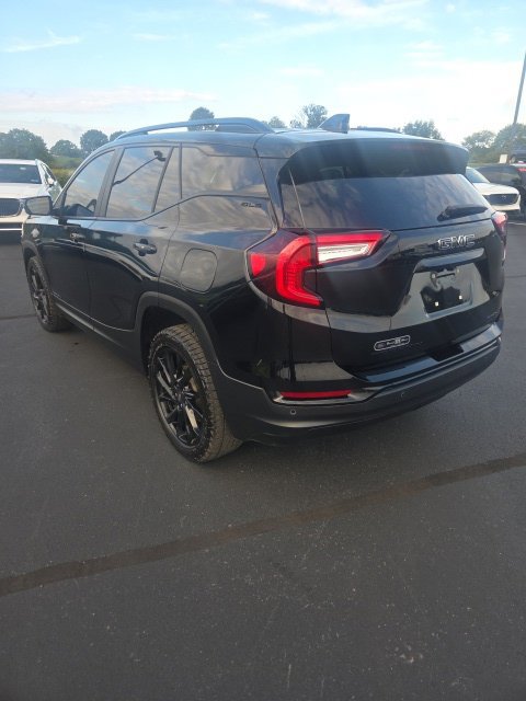 Used 2024 GMC Terrain SLE w/ Driver Convenience Package AWD/4WD image 10