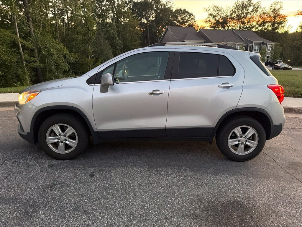 Used 2018 Chevrolet Trax LT w/ LT Convenience Package AWD/4WD image 6