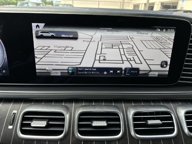Used 2025 Mercedes-Benz Maybach GLS 600 4MATIC image 26