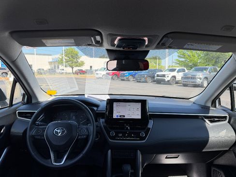 Used 2023 Toyota Corolla Cross LE FWD image 18
