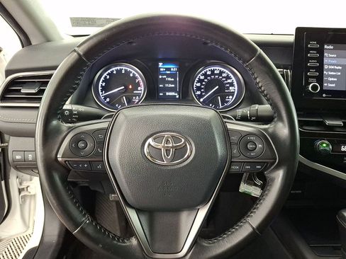 Used 2021 Toyota Camry SE FWD image 8