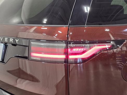 New 2026 Land Rover Discovery Limited Edition image 18