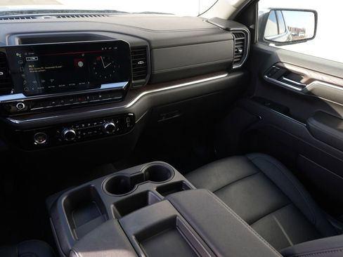 Used 2024 GMC Sierra 1500 SLT image 24