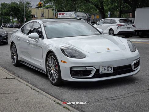 Used 2022 Porsche Panamera GTS AWD/4WD image 3