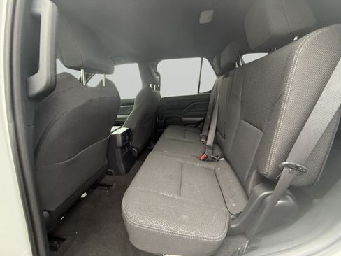 Used 2025 Toyota 4Runner SR5 AWD/4WD image 26