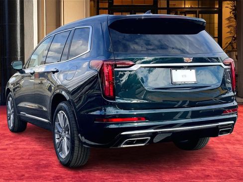 Used 2025 Cadillac XT6 Premium Luxury image 4