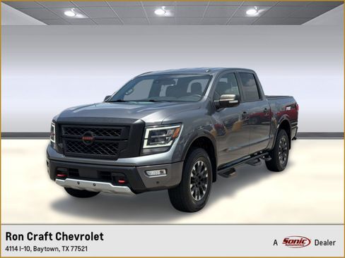 Used 2020 Nissan Titan PRO-4X w/ Pro-4x Convenience Package AWD/4WD image 1
