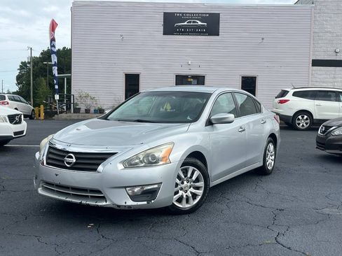 Used 2013 Nissan Altima 2.5 S FWD image 1