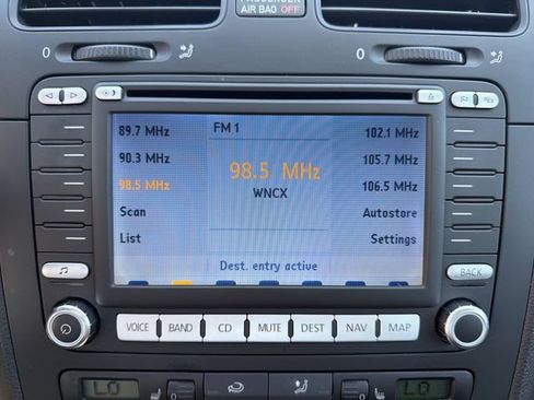 Used 2008 Volkswagen R32 AWD/4WD image 18