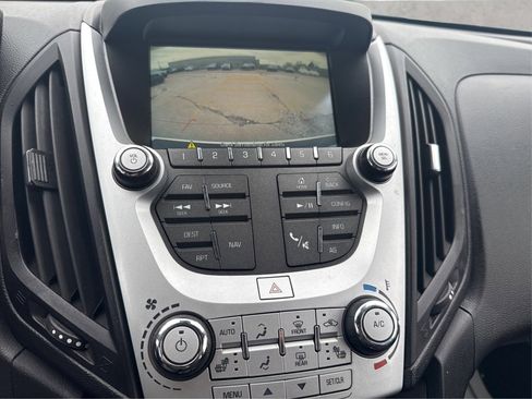 Used 2017 Chevrolet Equinox LT FWD image 30