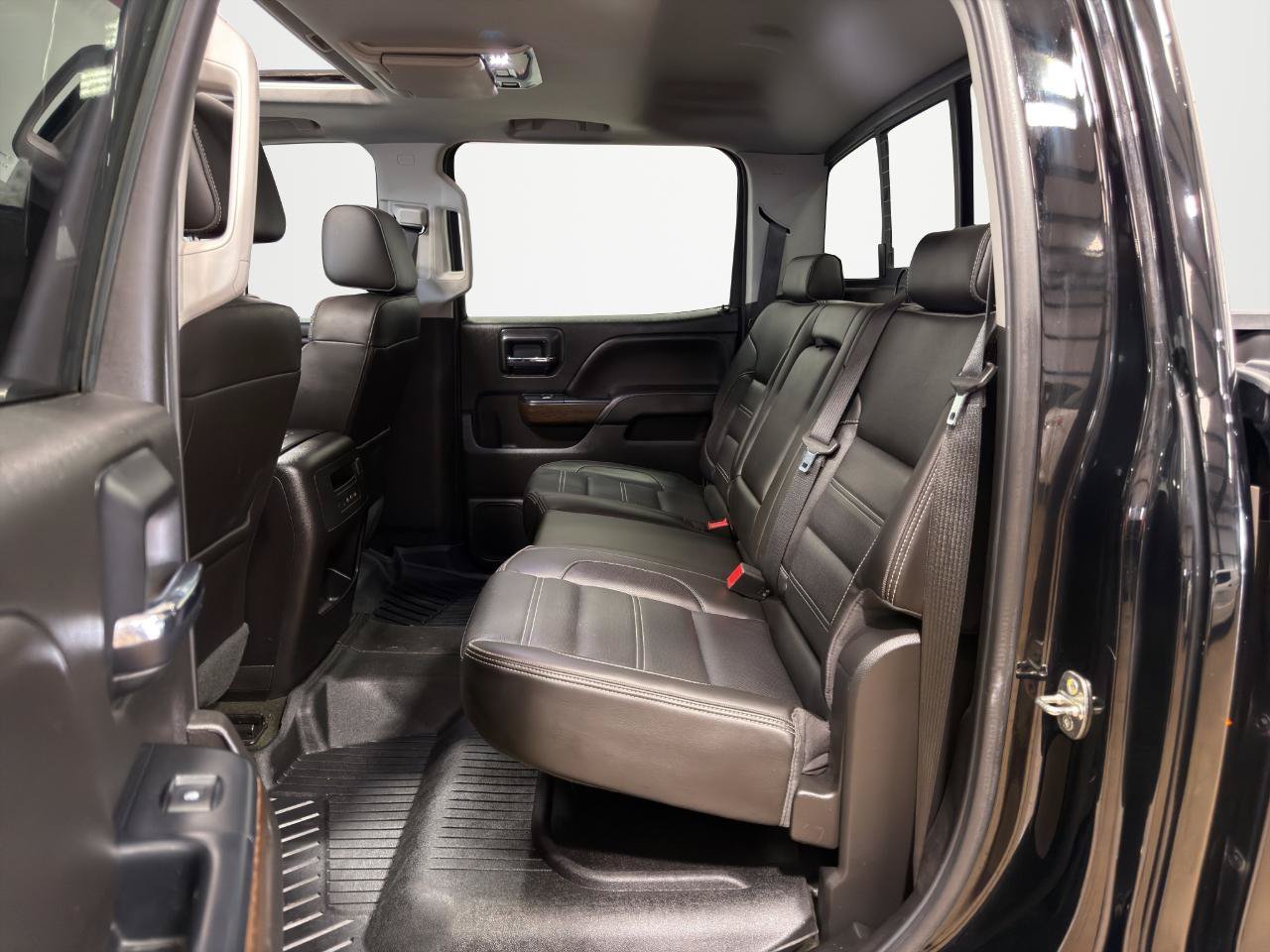 Used 2018 GMC Sierra 3500 Denali w/ Duramax Plus Package AWD/4WD image 28