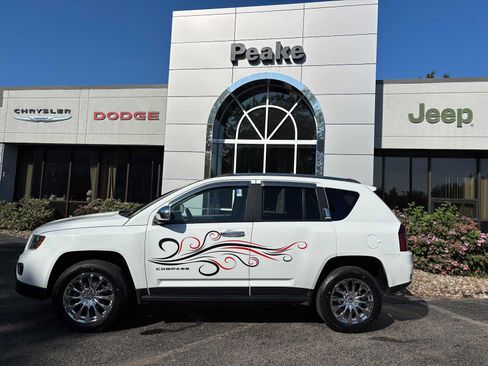 Used 2017 Jeep Compass High Altitude AWD/4WD image 3