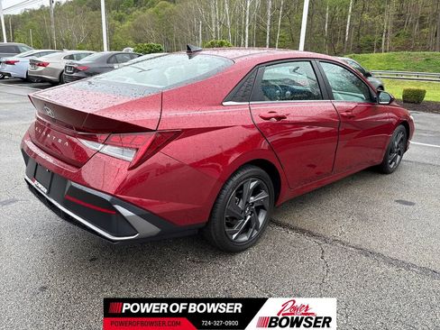 Used 2025 Hyundai Elantra SEL FWD image 5