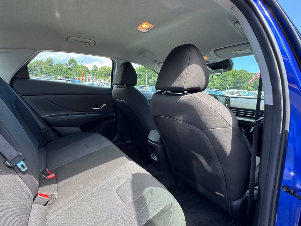 Used 2024 Hyundai Elantra SE FWD image 25