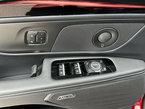 New 2026 Lincoln Nautilus Reserve w/ Jet Appearance Package image 13