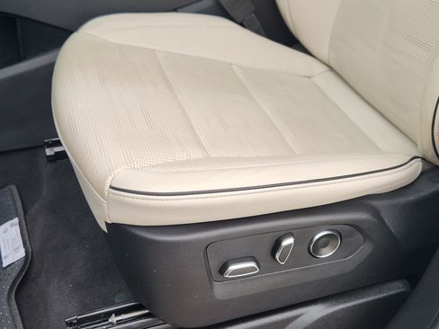Used 2024 Cadillac Escalade Sport w/ LPO, ONYX Package AWD/4WD image 25
