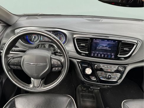 Used 2020 Chrysler Pacifica Limited FWD image 21