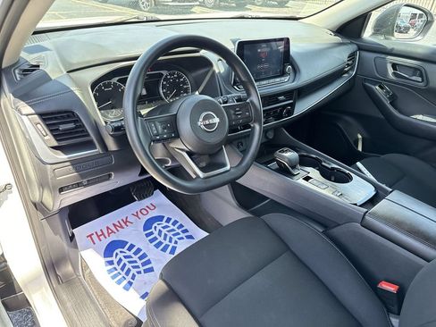 Used 2024 Nissan Rogue S FWD image 12