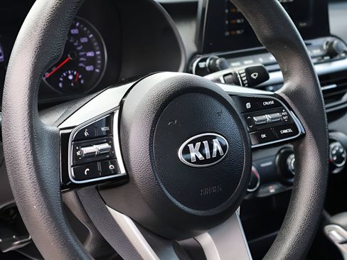 Used 2021 Kia Forte LXS FWD image 18