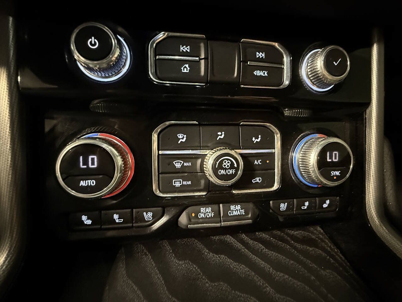 Used 2021 GMC Yukon Denali w/ Denali Ultimate Package AWD/4WD image 27
