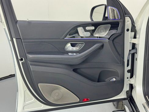 Used 2023 Mercedes-Benz Maybach GLS 600 4MATIC image 57