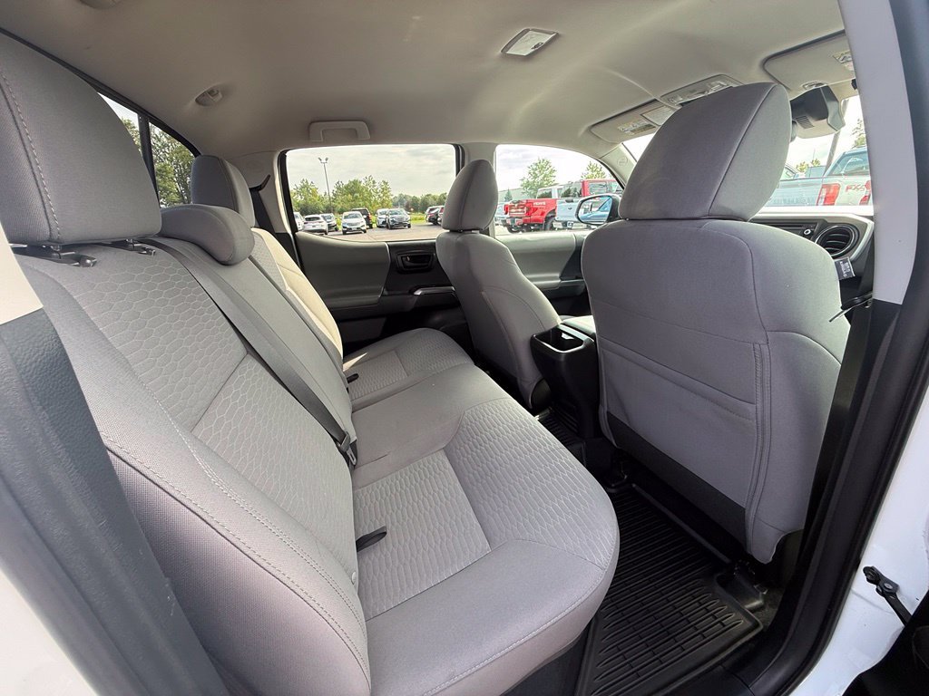 Used 2018 Toyota Tacoma SR5 AWD/4WD image 13