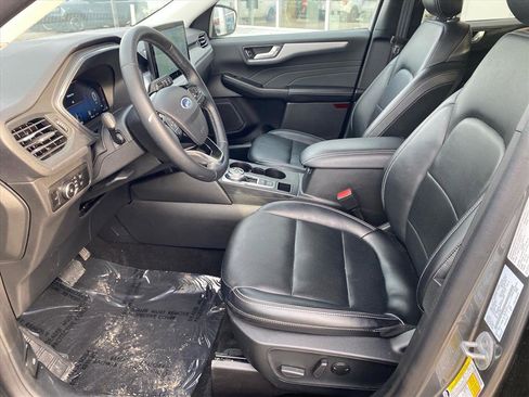 Used 2025 Ford Escape Platinum image 9