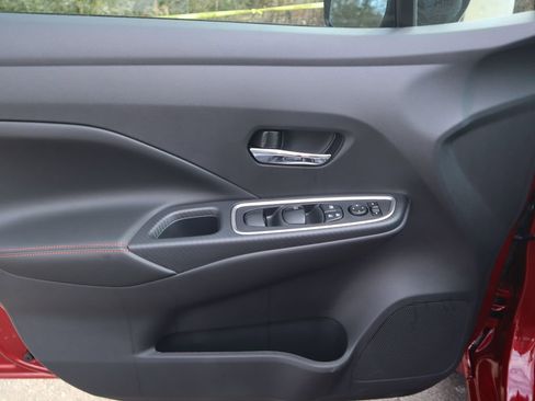 New 2025 Nissan Versa SR w/ Trunk Package image 17