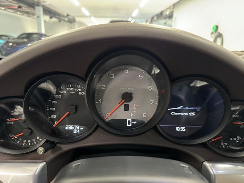 Used 2018 Porsche 911 Cabriolet image 16
