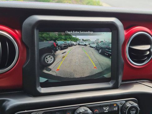 Used 2022 Jeep Wrangler Unlimited Rubicon w/ Steel Bumper Group AWD/4WD image 17