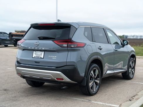 Used 2022 Nissan Rogue Platinum w/ Head-Up Display Package image 7