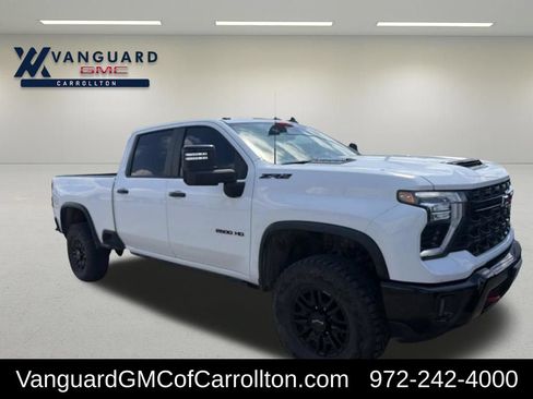 Used 2024 Chevrolet Silverado 2500 ZR2 w/ Technology Package AWD/4WD image 2