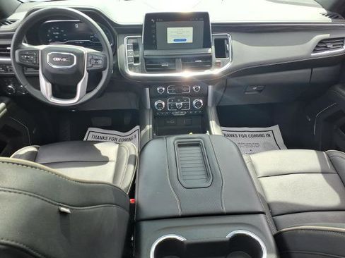 Used 2024 GMC Yukon XL SLT w/ SLT Premium Package AWD/4WD image 19