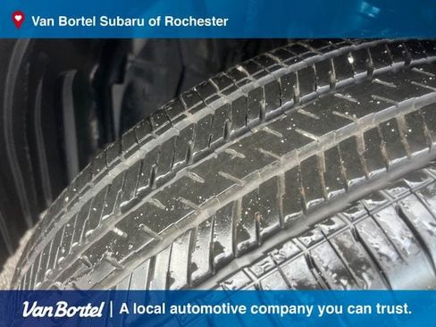Certified 2025 Subaru Forester Premium AWD/4WD image 10