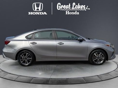 Used 2023 Kia Forte LXS FWD image 7