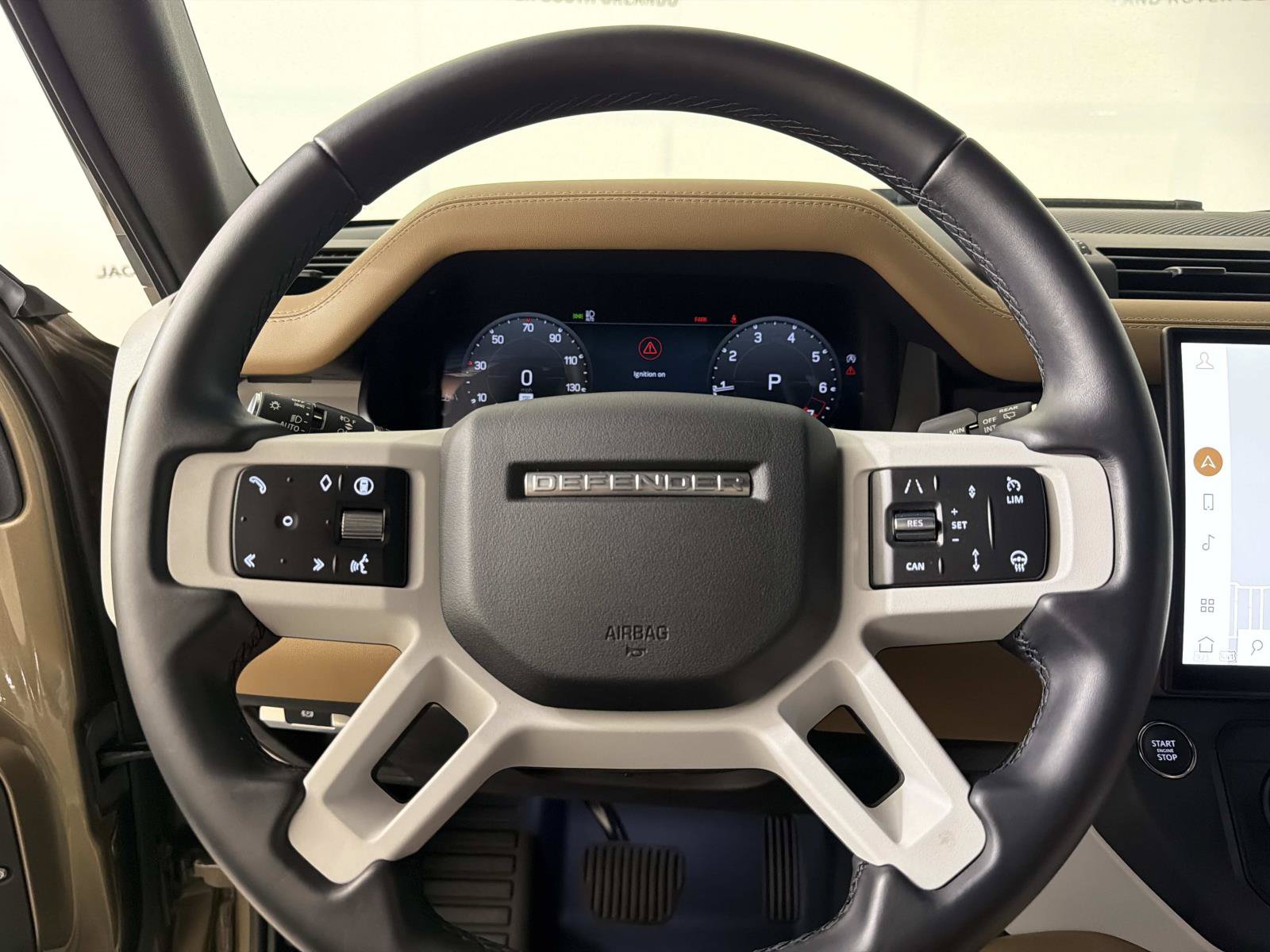 Used 2026 Land Rover Defender 110 X-Dynamic SE AWD/4WD image 28