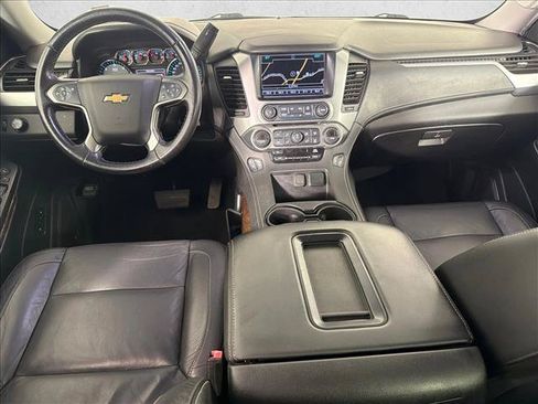 Used 2019 Chevrolet Suburban LT RWD image 24