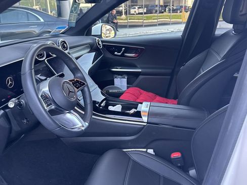 Used 2023 Mercedes-Benz GLC 300 image 3
