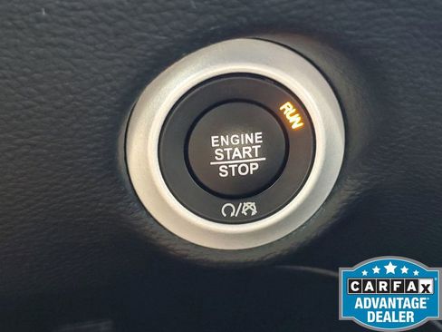 Used 2023 Chrysler Pacifica Limited w/ S Appearance Package image 40