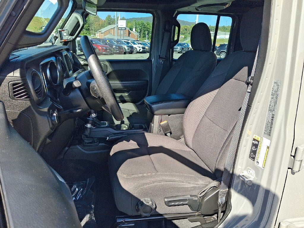 Used 2022 Jeep Wrangler Unlimited Sport AWD/4WD image 13