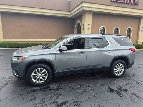 Used 2019 Chevrolet Traverse LT FWD image 4