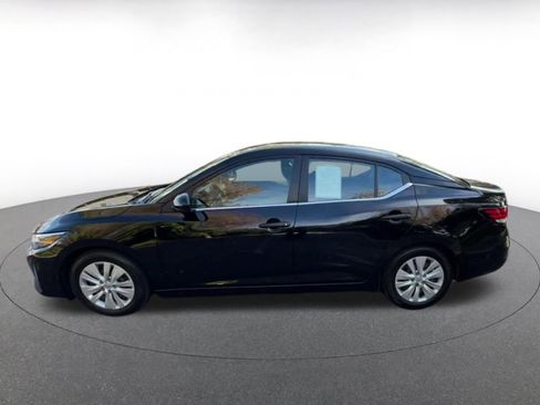 Used 2025 Nissan Sentra S image 9