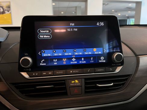 Used 2025 Nissan Altima 2.5 SV FWD image 20